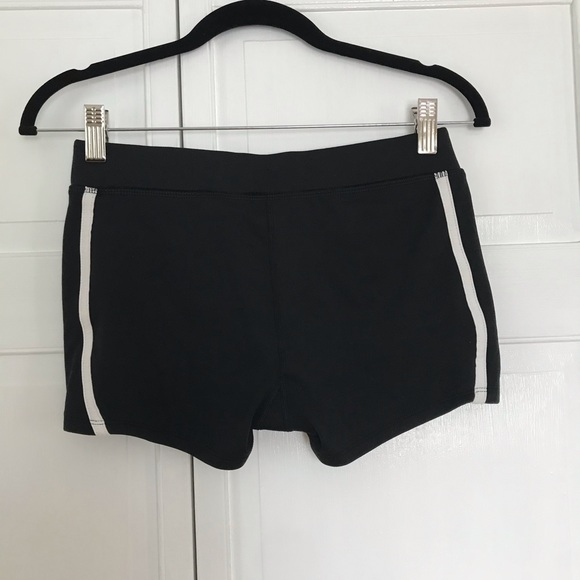 Nike shorts - Picture 2 of 2